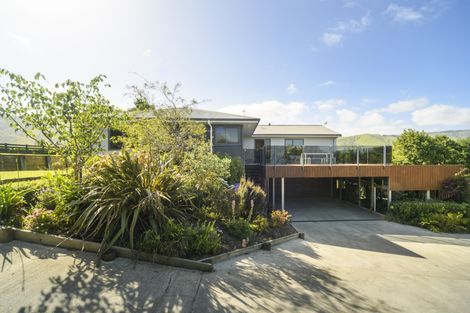 Photo of property in 88 Tokomaru Road East, Tokomaru, Palmerston North, 4474