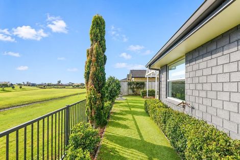 Photo of property in 37 Harding Drive, Papamoa Beach, Papamoa, 3118