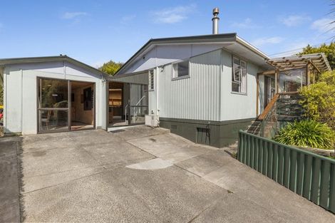 Photo of property in 2 Fraser Street, Roseneath, Port Chalmers, 9023