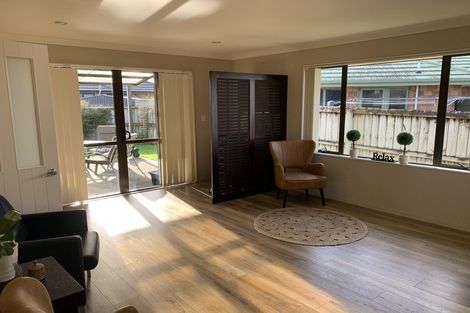 Photo of property in 20 Breaker Grove, Waiuku, 2123