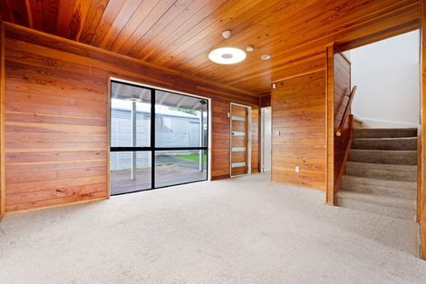Photo of property in 1/2 Woodside Road, Manurewa, Auckland, 2102