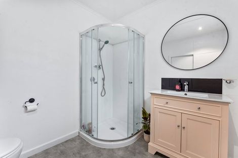 Photo of property in 4 Rere Place, Parakai, 0830