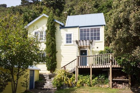 Photo of property in 333 Muritai Road, Eastbourne, Lower Hutt, 5013