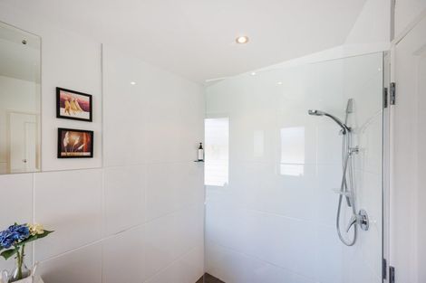 Photo of property in 27 Ruapehu Drive, Fitzherbert, Palmerston North, 4410