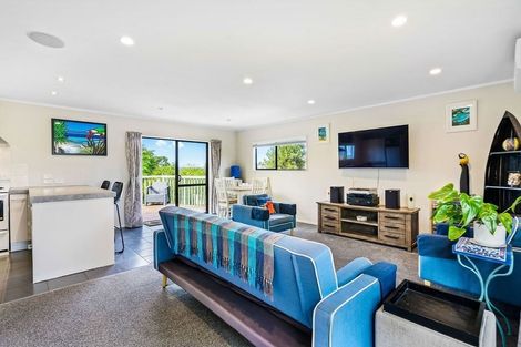 Photo of property in 60 Brian Crescent, Stanmore Bay, Whangaparaoa, 0932