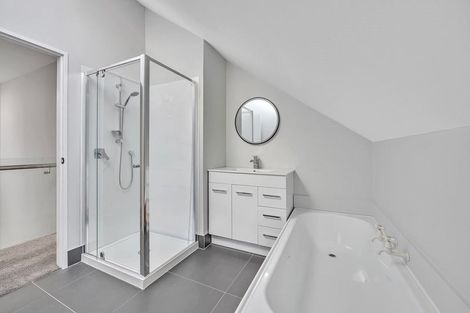 Photo of property in 2/33 Penguin Drive, Murrays Bay, Auckland, 0630