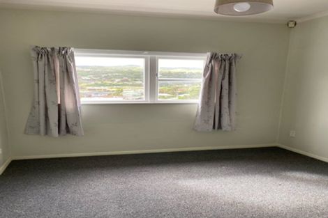 Photo of property in 7 Hampton Hill Road, Tawa, Wellington, 5028