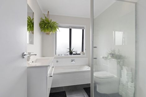 Photo of property in 17 Rebekah Crescent, Flagstaff, Hamilton, 3210