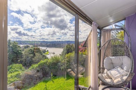 Photo of property in 34 Hipango Terrace, Durie Hill, Whanganui, 4500