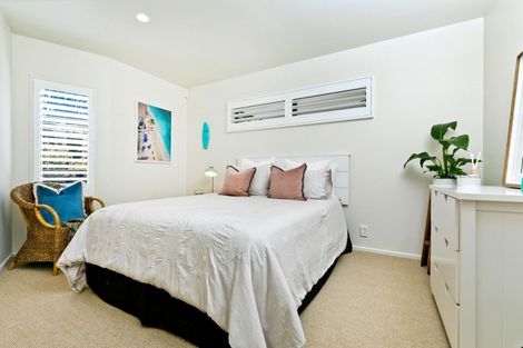 Photo of property in 14 Remu Place, Greenhithe, Auckland, 0632