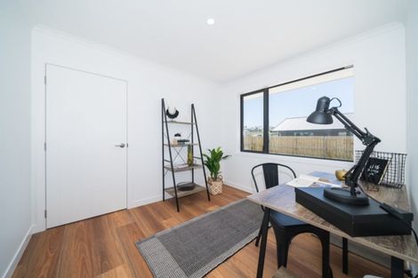 Photo of property in 27 Poplar Grove, Feilding, 4702