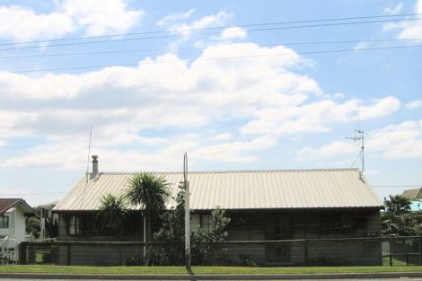 Photo of property in 1131 Papamoa Beach Road, Papamoa Beach, Papamoa, 3118