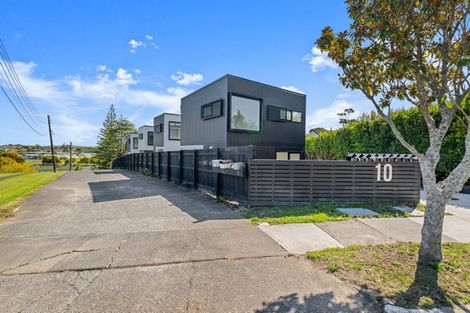 Photo of property in 2/10 Hutchinsons Road, Bucklands Beach, Auckland, 2014