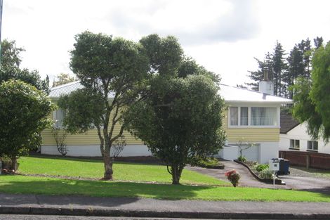 Photo of property in 30 Eastglen Road, Glen Eden, Auckland, 0602