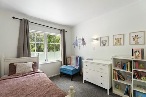 Photo of property in 30 Glencourt Place, Glenfield, Auckland, 0629