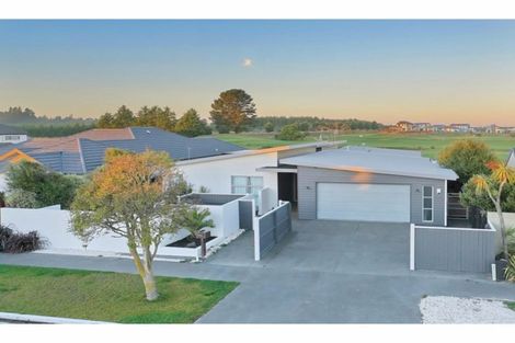 Photo of property in 546 Bower Avenue, Parklands, Christchurch, 8083