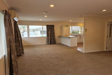 Photo of property in 57 Kath Hopper Drive, Orewa, 0931