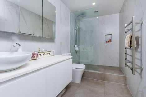 Photo of property in 40 Shakespeare Road, Milford, Auckland, 0620