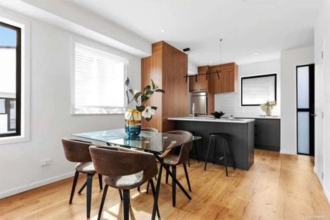 Photo of property in 3/85 Royal View Road, Te Atatu South, Auckland, 0610