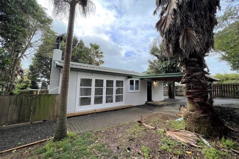 Photo of property in 1/405 East Coast Road, Mairangi Bay, Auckland, 0630