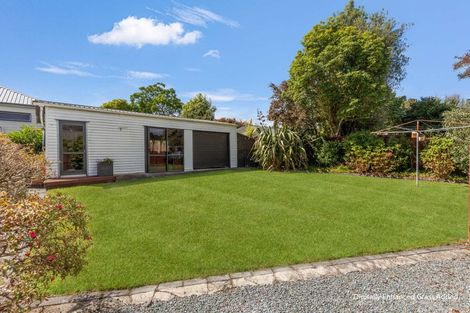 Photo of property in 26 Aquarius Drive, Kawaha Point, Rotorua, 3010