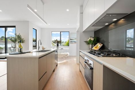 Photo of property in 144a Oaktree Avenue, Browns Bay, Auckland, 0630