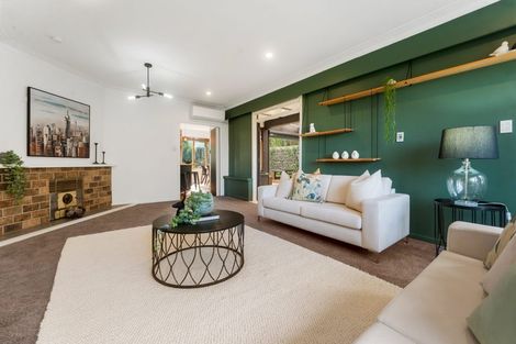 Photo of property in 16 Forrest Hill Road, Forrest Hill, Auckland, 0620