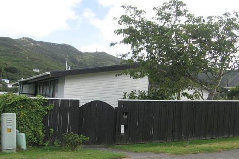 Photo of property in 25 Fiona Grove, Karori, Wellington, 6012