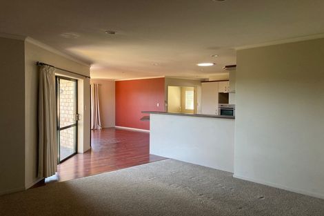Photo of property in 16 Pitoitoi Avenue, Greenhithe, Auckland, 0632