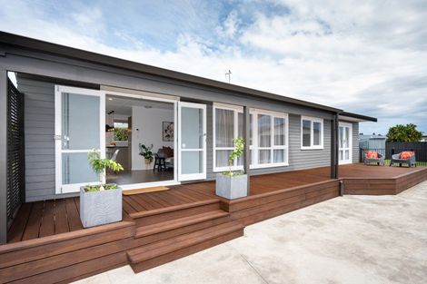 Photo of property in 17 Lipscombe Crescent, Havelock North, 4130