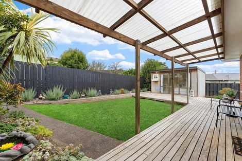 Photo of property in 4/83 Birkdale Road, Birkdale, Auckland, 0626