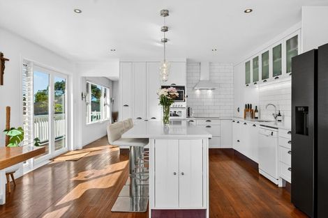 Photo of property in 2/41 Hastings Road, Mairangi Bay, Auckland, 0630