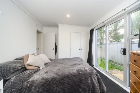 Photo of property in 56 Exeter Crescent, Takaro, Palmerston North, 4412