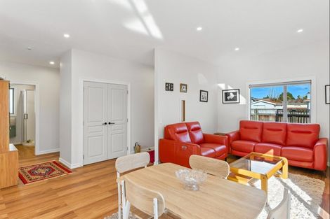 Photo of property in 37 Liverpool Street, Levin, 5510