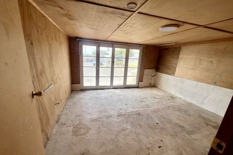 Photo of property in 5 Lex Avenue, Green Bay, Auckland, 0604