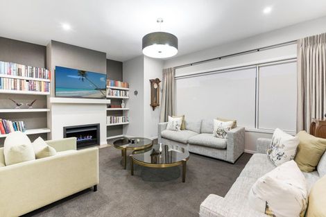 Photo of property in 60 Karewa Parade, Papamoa Beach, Papamoa, 3118