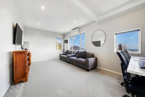 Photo of property in 62 Keri Vista Rise, Papakura, 2110