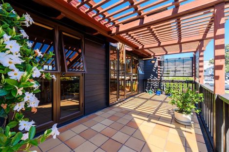 Photo of property in 8 Tui Street, Torbay, Auckland, 0630