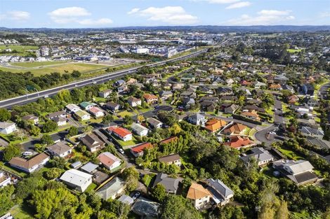 Photo of property in 41 Holmes Drive South, Massey, Auckland, 0614