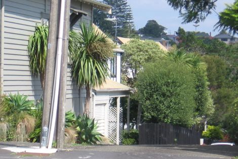 Photo of property in 3/28 Mahara Avenue, Birkenhead, Auckland, 0626