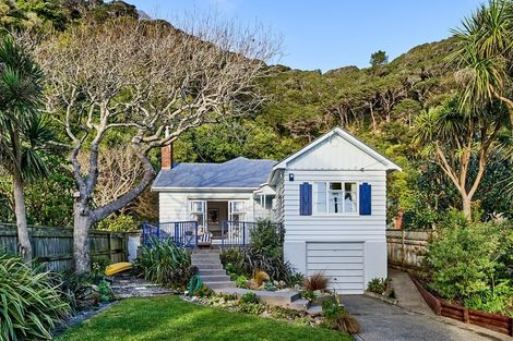 Photo of property in 341 Muritai Road, Eastbourne, Lower Hutt, 5013