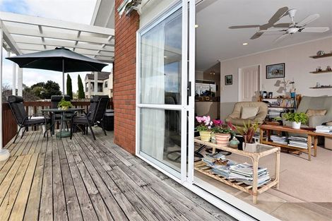 Photo of property in 3/56 Kiwi Esplanade, Mangere Bridge, Auckland, 2022