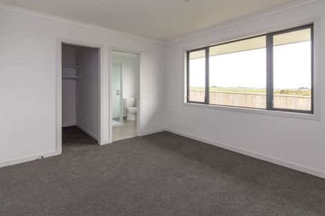 Photo of property in 35 Silicon Way, Fitzherbert, Palmerston North, 4410