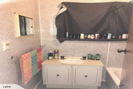 Photo of property in 19 Holland Crescent, Bulls, 4818