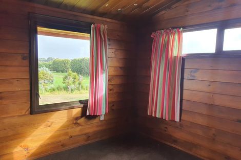 Photo of property in 144 Taupaki Road, Taupaki, Henderson, 0782