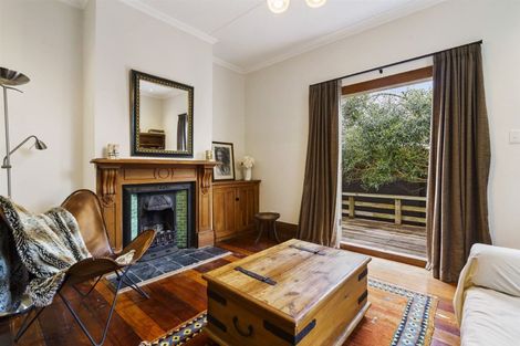 Photo of property in 2/21 Cowper Street, Devonport, Auckland, 0624