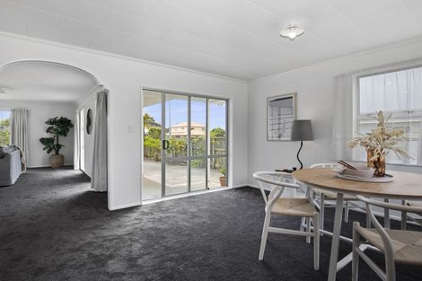 Photo of property in 18 Te Kupe Road, Paraparaumu Beach, Paraparaumu, 5032