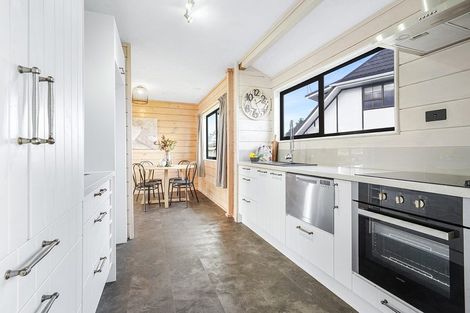 Photo of property in 43 Waterford Road, Fitzroy, Hamilton, 3206