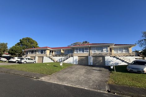 Photo of property in 3/2 Longbill Place, Glendene, Auckland, 0602