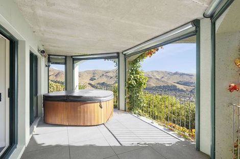 Photo of property in 18 Rockview Place, Mount Pleasant, Christchurch, 8081